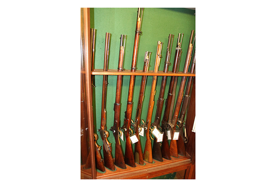 Antique Shotguns & Muskets